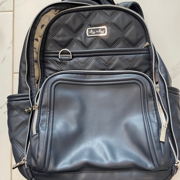 Itzy Ritzy Boss Plus Moonstone - Picture 1 of 10